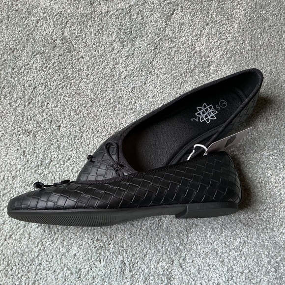 NWT Serra Ladies Black Flats Weave Design With Decorative Bow - Picture 3 of 8